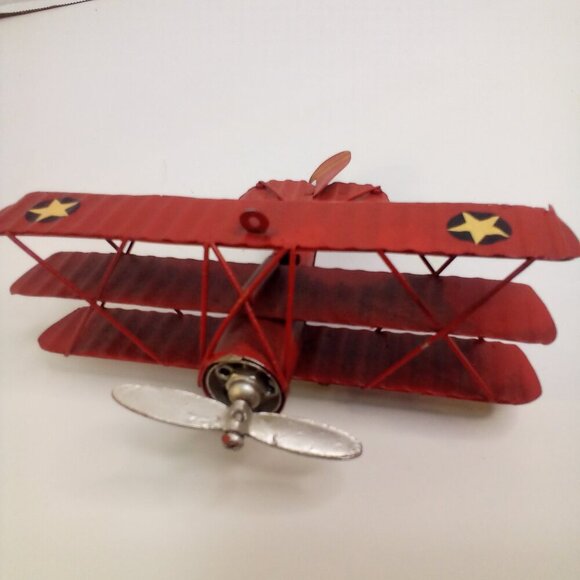 Vintage World War 1 Tri-Plane Airplane Metal Red Decor Model 6" x 6" - Picture 13 of 13